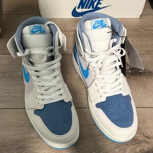 Nike Men's White and Blue Zoom Air Sneakers